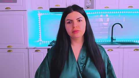 Giulia online show from April 7, 3:51 am