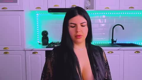 Giulia online show from April 15, 3:57 am