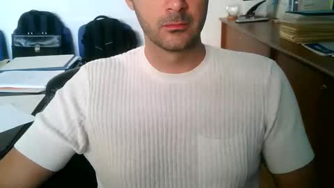 Snapshot of giuseppevai1 chatting on September 21, 9:00 am giuseppevai1 online show from September 21, 9:00 am