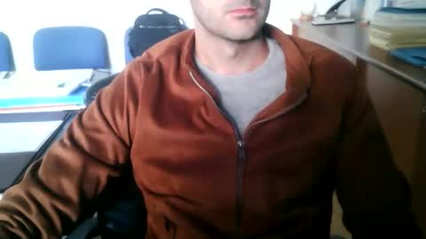 Snapshot of giuseppevai1 chatting on October 6, 8:23 am giuseppevai1 online show from October 6, 8:23 am