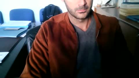 Snapshot of giuseppevai1 chatting on October 9, 7:50 am giuseppevai1 online show from October 9, 7:50 am