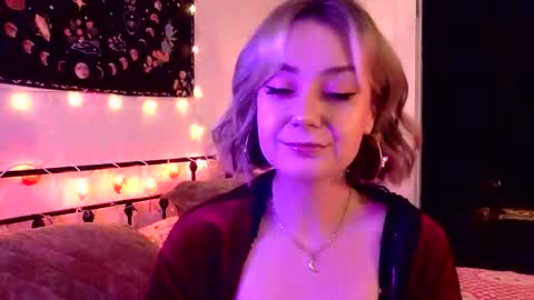 givemesweetdreams online show from October 27, 7:18 pm