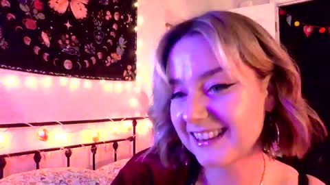 givemesweetdreams online show from November 21, 1:15 am