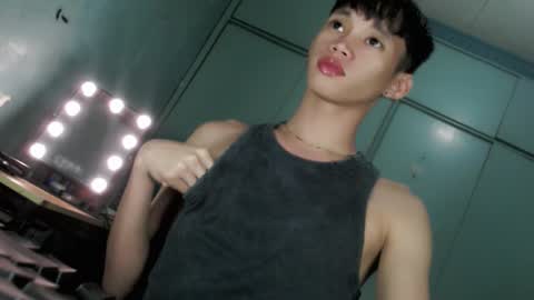 Snapshot of givemethrillx chatting on March 22, 9:51 pm givemethrillx online show from March 22, 9:51 pm