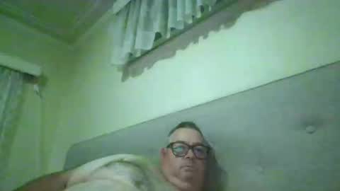 Snapshot of gixxer06 chatting on May 10, 5:45 am bi Gixxer online show from May 10, 5:45 am