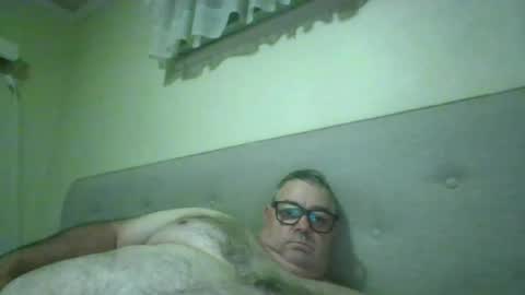 Snapshot of gixxer06 chatting on June 17, 7:11 am bi Gixxer online show from June 17, 7:11 am