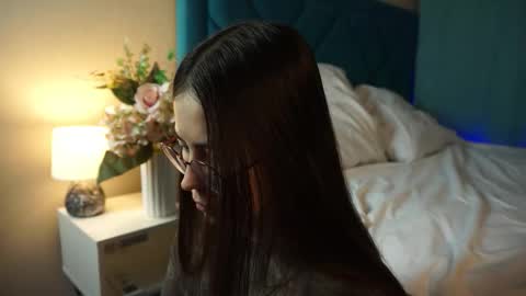 Agness online show from December 14, 2:44 pm