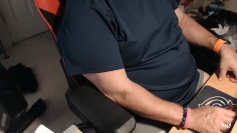 Snapshot of gizmo706 chatting on October 22, 2:06 pm gizmo706 online show from October 22, 2:06 pm