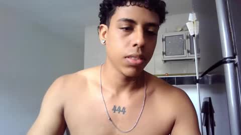 Snapshot of glader_guy chatting on April 12, 2:55 pm only for you bby online show from April 12, 2:55 pm