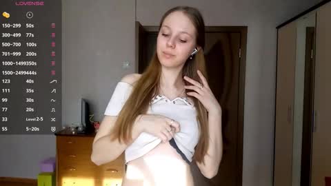 Snapshot of gladissoter chatting on February 15, 7:16 am Violetta online show from February 15, 7:16 am