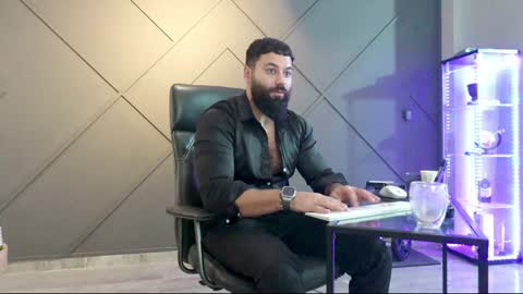 Matthew .. for short call me Matt online show from December 3, 11:22 am