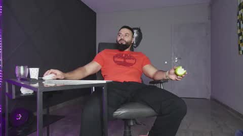 Matthew .. for short call me Matt online show from November 26, 4:02 am