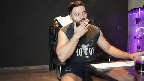 Matthew .. for short call me Matt online show from March 29, 9:04 pm