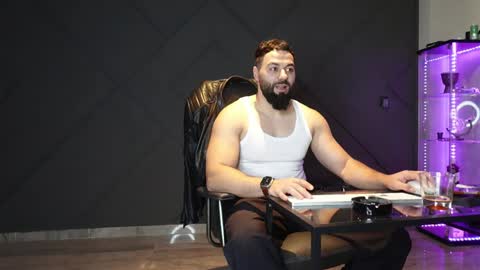 Matthew .. for short call me Matt online show from March 31, 11:27 pm