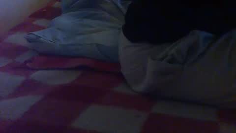 Snapshot of glimmertwins11 chatting on December 6, 12:45 am glimmertwins11 online show from December 6, 12:45 am