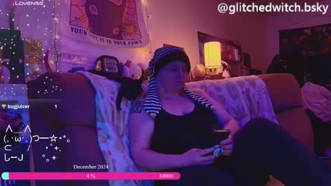 Glitch online show from December 18, 7:04 am