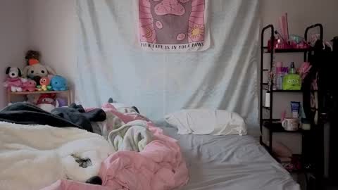 Glitch online show from January 8, 3:03 pm