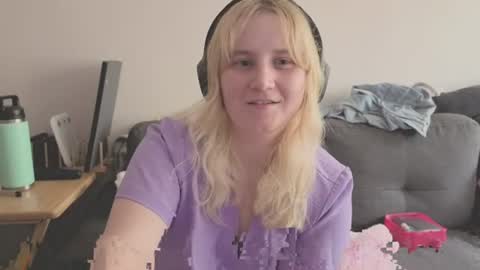 Glitch online show from July 18, 5:50 pm