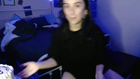 Snapshot of glitterspace chatting on November 5, 8:58 am anna online show from November 5, 8:58 am