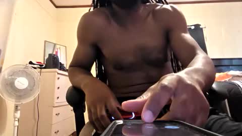 Snapshot of glomightyj chatting on March 31, 10:54 pm glomightyj online show from March 31, 10:54 pm