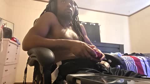 Snapshot of glomightyj chatting on May 12, 7:44 pm glomightyj online show from May 12, 7:44 pm