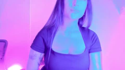 Mimi online show from December 4, 7:00 pm