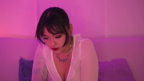 Mimi online show from May 27, 7:55 pm