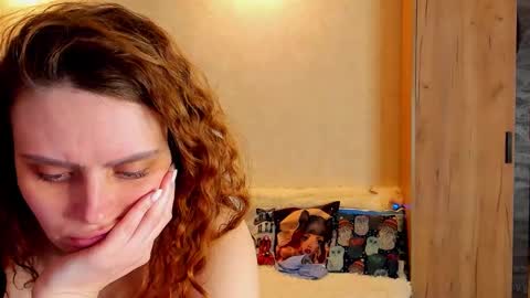 Gloria Wood online show from February 14, 9:10 pm