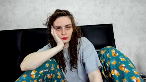 Gloria Wood online show from April 13, 5:51 pm