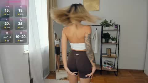 Snapshot of glossybabe_ chatting on September 12, 7:08 am Cherry online show from September 12, 7:08 am