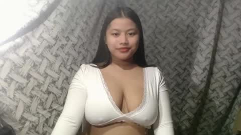 Snapshot of glossyrina chatting on July 23, 10:24 am Rina3 online show from July 23, 10:24 am