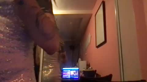 Glow Goddess online show from September 25, 4:05 am