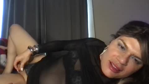 Glow Goddess online show from November 5, 4:51 pm