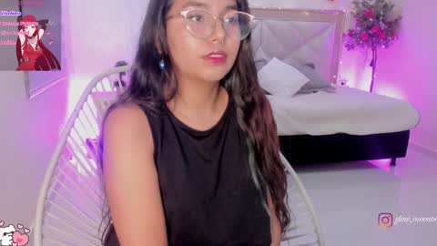 Snapshot of glow_moon chatting on January 7, 6:48 am Moon Nicoll online show from January 7, 6:48 am