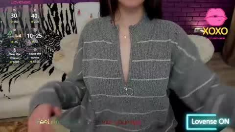 Mia online show from April 12, 4:45 pm