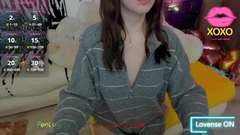 Snapshot of glowmimi chatting on May 29, 4:27 pm Mia online show from May 29, 4:27 pm