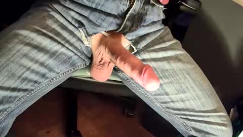 Snapshot of gnaatsch12 chatting on January 6, 4:11 pm gnaatsch online show from January 6, 4:11 pm