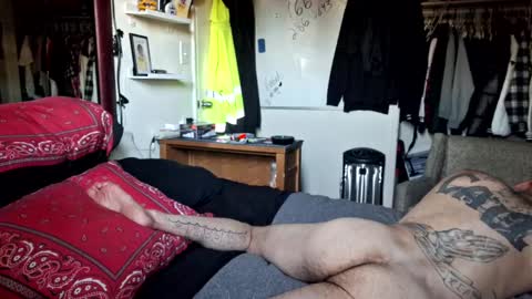 Snapshot of gnasty83 chatting on February 11, 12:49 am gnasty83 online show from February 11, 12:49 am