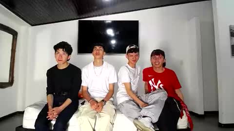 THOMAS AND DAMIAND online show from October 1, 6:14 pm