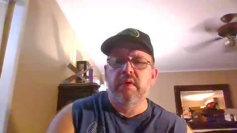 Snapshot of gobey33 chatting on September 20, 1:28 am IDKIDCIDGAF online show from September 20, 1:28 am