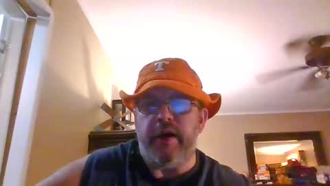 Snapshot of gobey33 chatting on October 5, 7:17 am IDKIDCIDGAF online show from October 5, 7:17 am