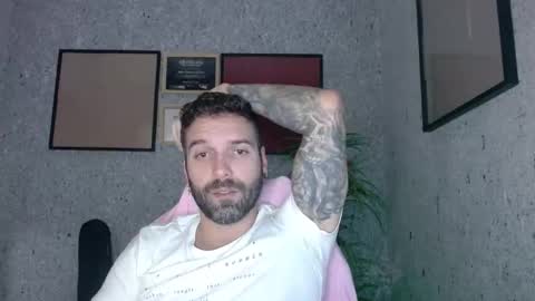 Snapshot of god0fdreams chatting on May 1, 1:43 am god0fdreams online show from May 1, 1:43 am