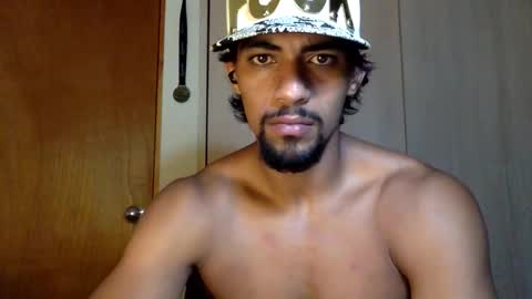Snapshot of god_of_olumpus chatting on April 23, 11:29 pm god_of_olumpus online show from April 23, 11:29 pm