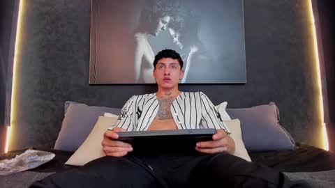 Snapshot of god_of_olympus1 chatting on December 15, 9:09 pm steven online show from December 15, 9:09 pm