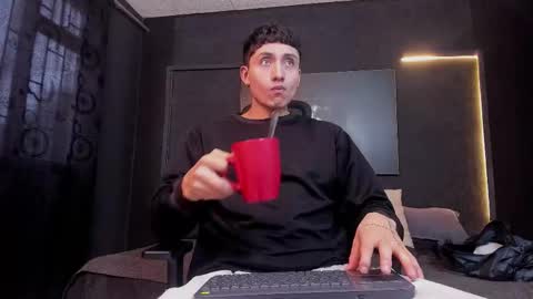 Snapshot of god_of_olympus1 chatting on October 13, 11:21 am steven online show from October 13, 11:21 am