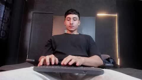 Snapshot of god_of_olympus1 chatting on October 14, 11:11 am steven online show from October 14, 11:11 am