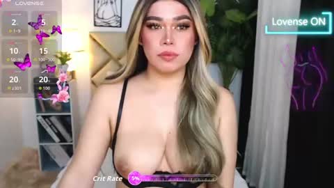 Snapshot of goddess_lykafox chatting on July 17, 11:09 pm Lyka Fox online show from July 17, 11:09 pm