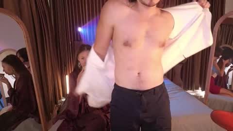   330 UTC2 girls   online show from November 27, 4:58 am