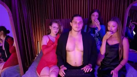   330 UTC2 girls   online show from February 15, 7:51 am