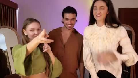   330 UTC2 girls   online show from April 12, 2:49 am